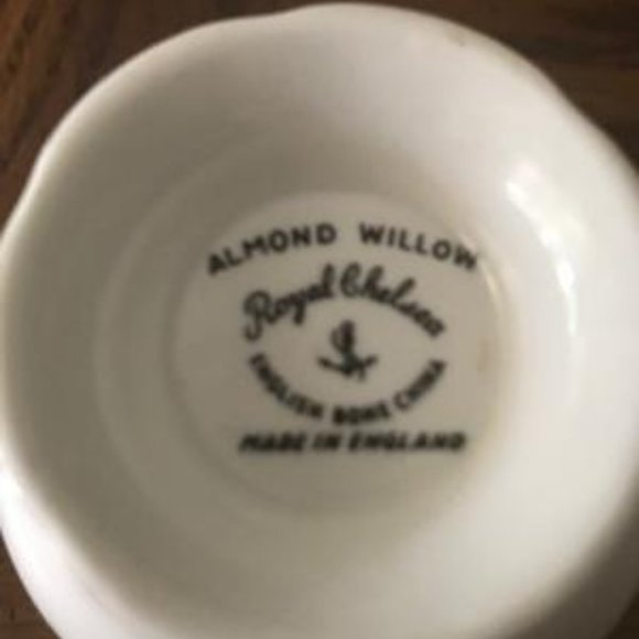 ROYAL CHELSEA ALMOND WILLOW TEACUP & SAUCER - EXC - Picture 4 of 8
